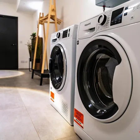 Experience Luxury Living At Mercury Apartment *