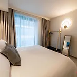 Experience Luxury Living At Mercury Apartman *