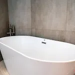 Apartman Experience Luxury Living At Mercury
